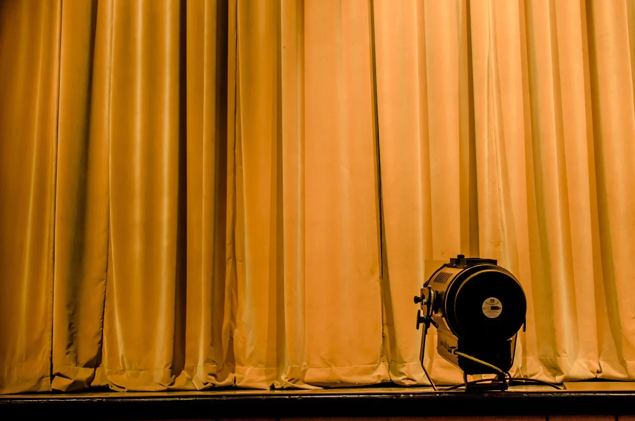 curtain, stage, opera-2539992.jpg